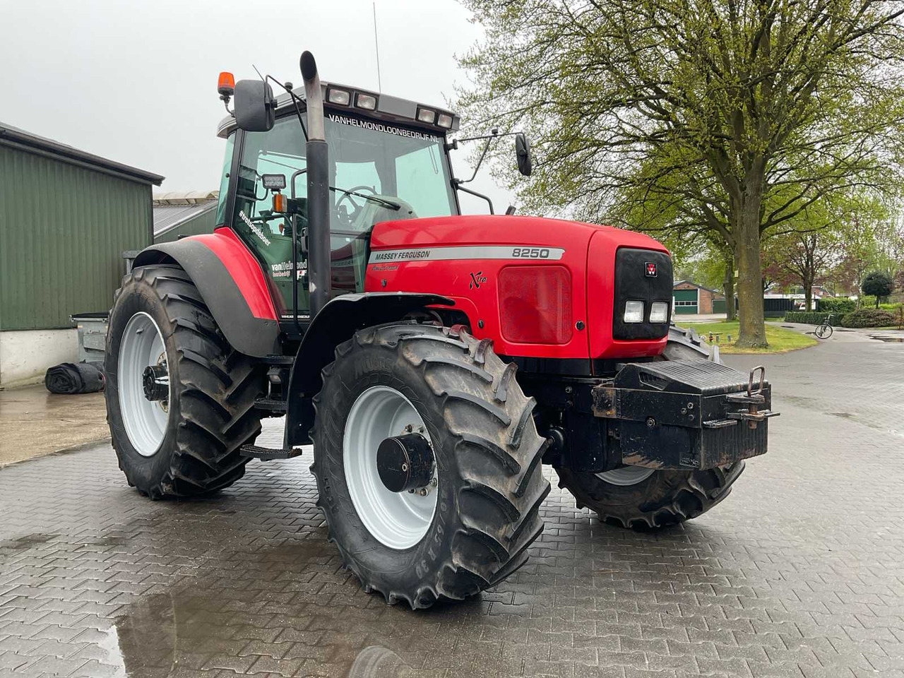 Massey Ferguson 8250 Xtra Power Control - Traktori: kuva Massey Ferguson 8250 Xtra Power Control - Traktori Massey Ferguson 8250 Xtra Power Control - Traktori: kuva Massey Ferguson 8250 Xtra Power Control - Traktori