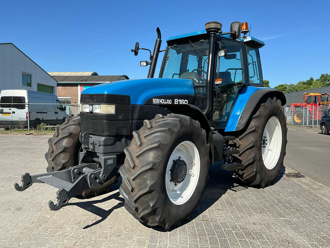 New Holland 8160 - Traktori: kuva New Holland 8160 - Traktori New Holland 8160 - Traktori: kuva New Holland 8160 - Traktori