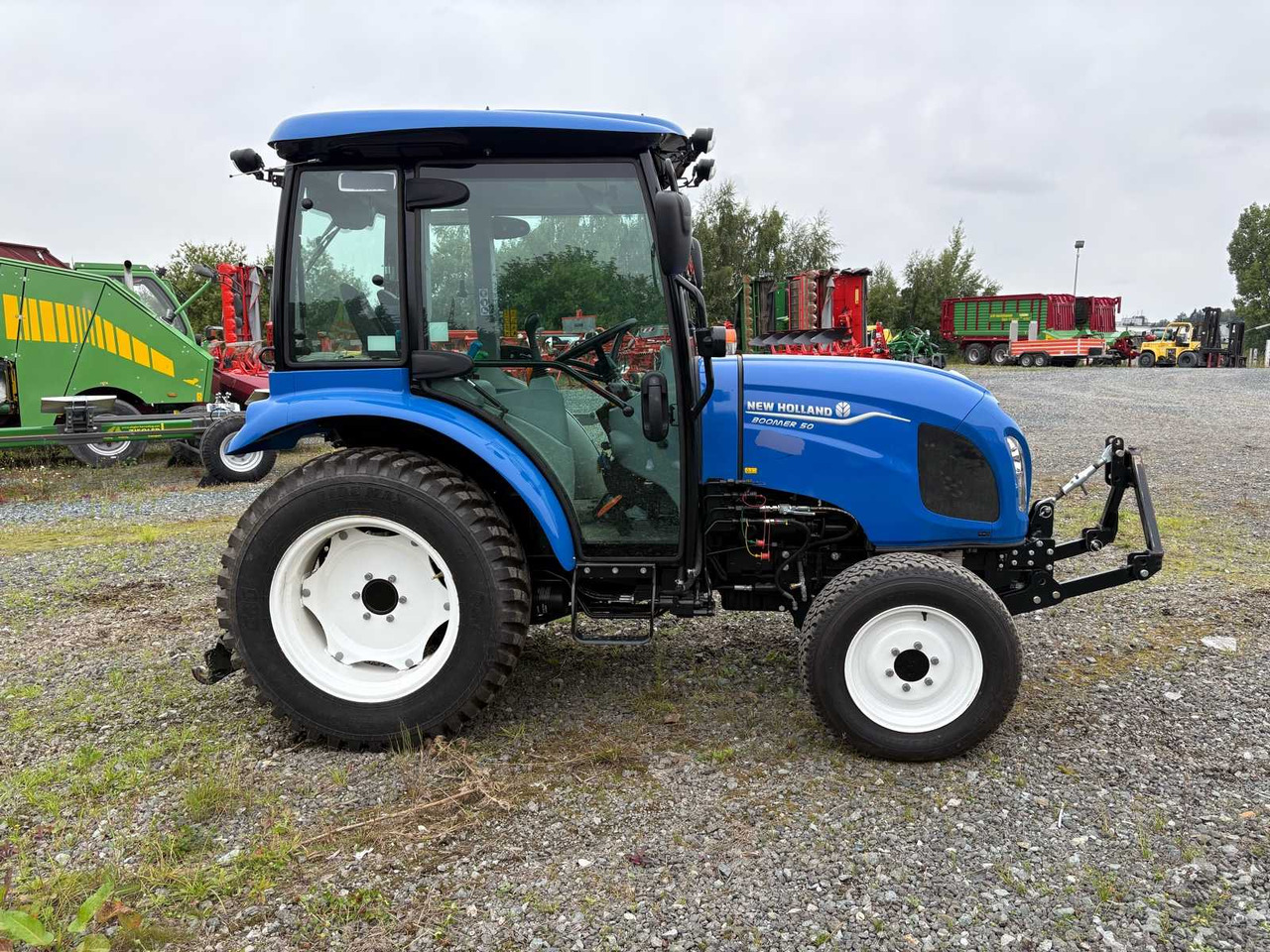 New Holland Boomer 50 - Pientraktori: kuva New Holland Boomer 50 - Pientraktori New Holland Boomer 50 - Pientraktori: kuva New Holland Boomer 50 - Pientraktori