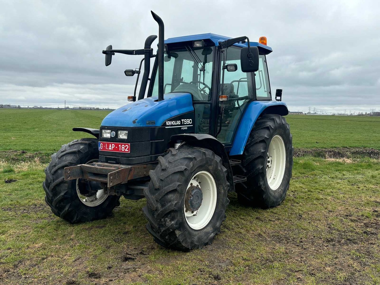 New Holland ts90 - Traktori: kuva New Holland ts90 - Traktori New Holland ts90 - Traktori: kuva New Holland ts90 - Traktori