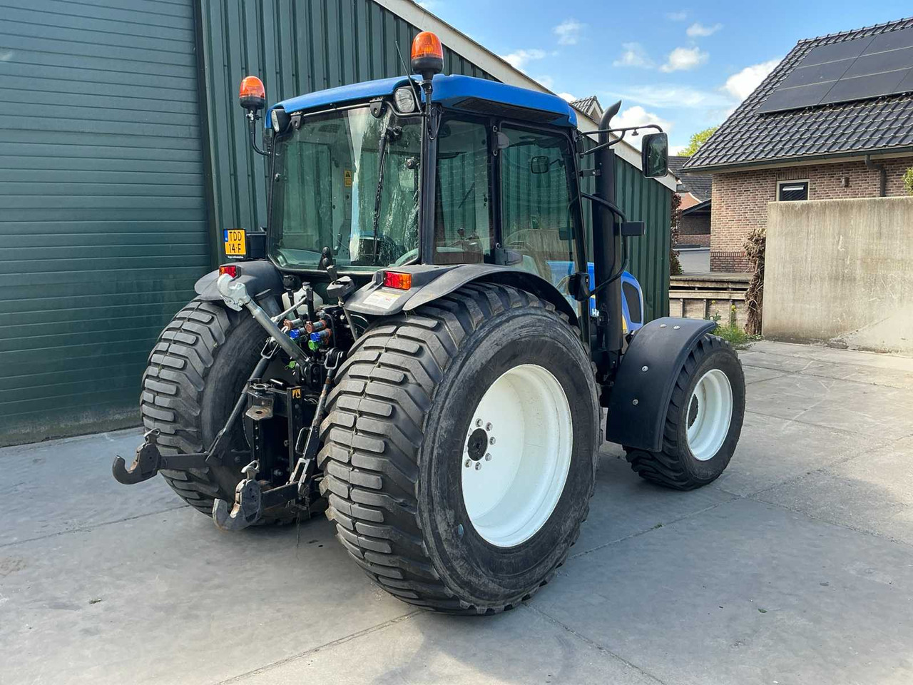 New holland T4030 - Traktori: kuva New holland T4030 - Traktori New holland T4030 - Traktori: kuva New holland T4030 - Traktori