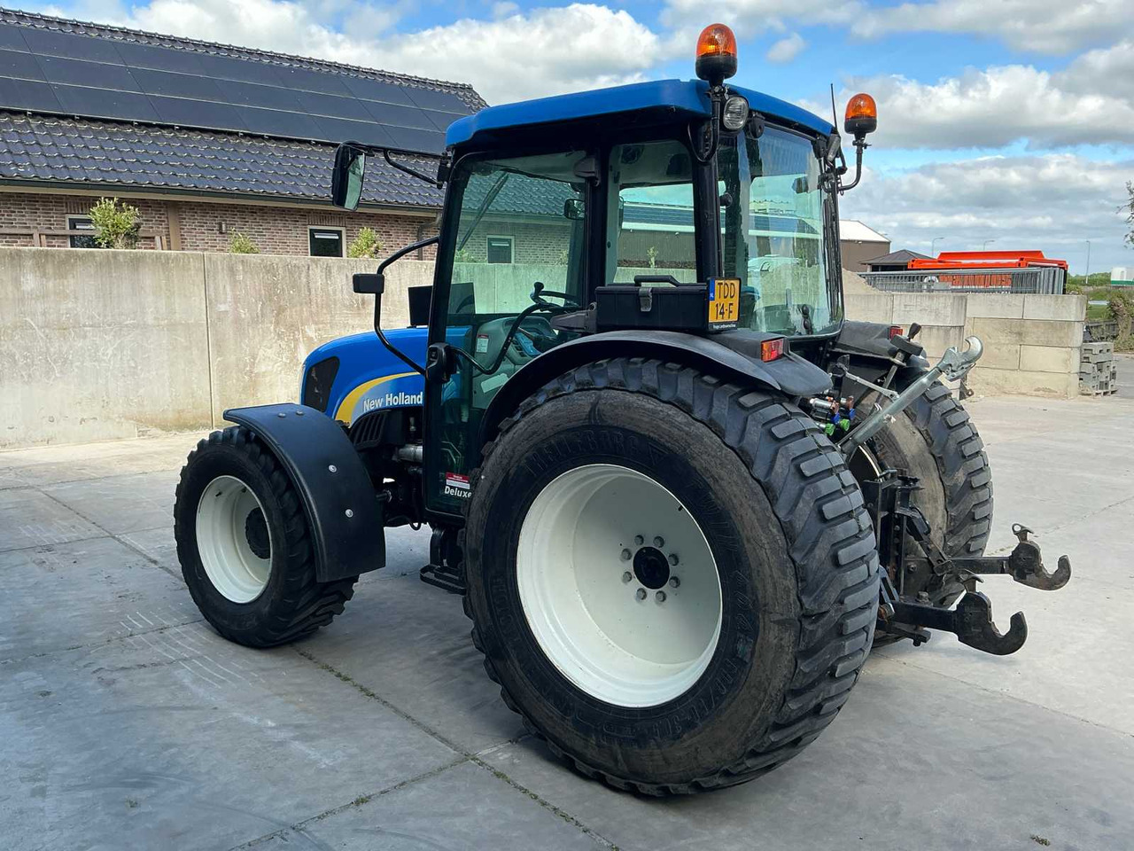 New holland T4030 - Traktori: kuva New holland T4030 - Traktori New holland T4030 - Traktori: kuva New holland T4030 - Traktori