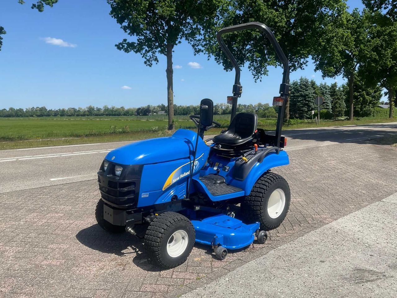 New holland TZ24D - Kesantomurskain/ Vesakkomurskain: kuva New holland TZ24D - Kesantomurskain/ Vesakkomurskain New holland TZ24D - Kesantomurskain/ Vesakkomurskain: kuva New holland TZ24D - Kesantomurskain/ Vesakkomurskain