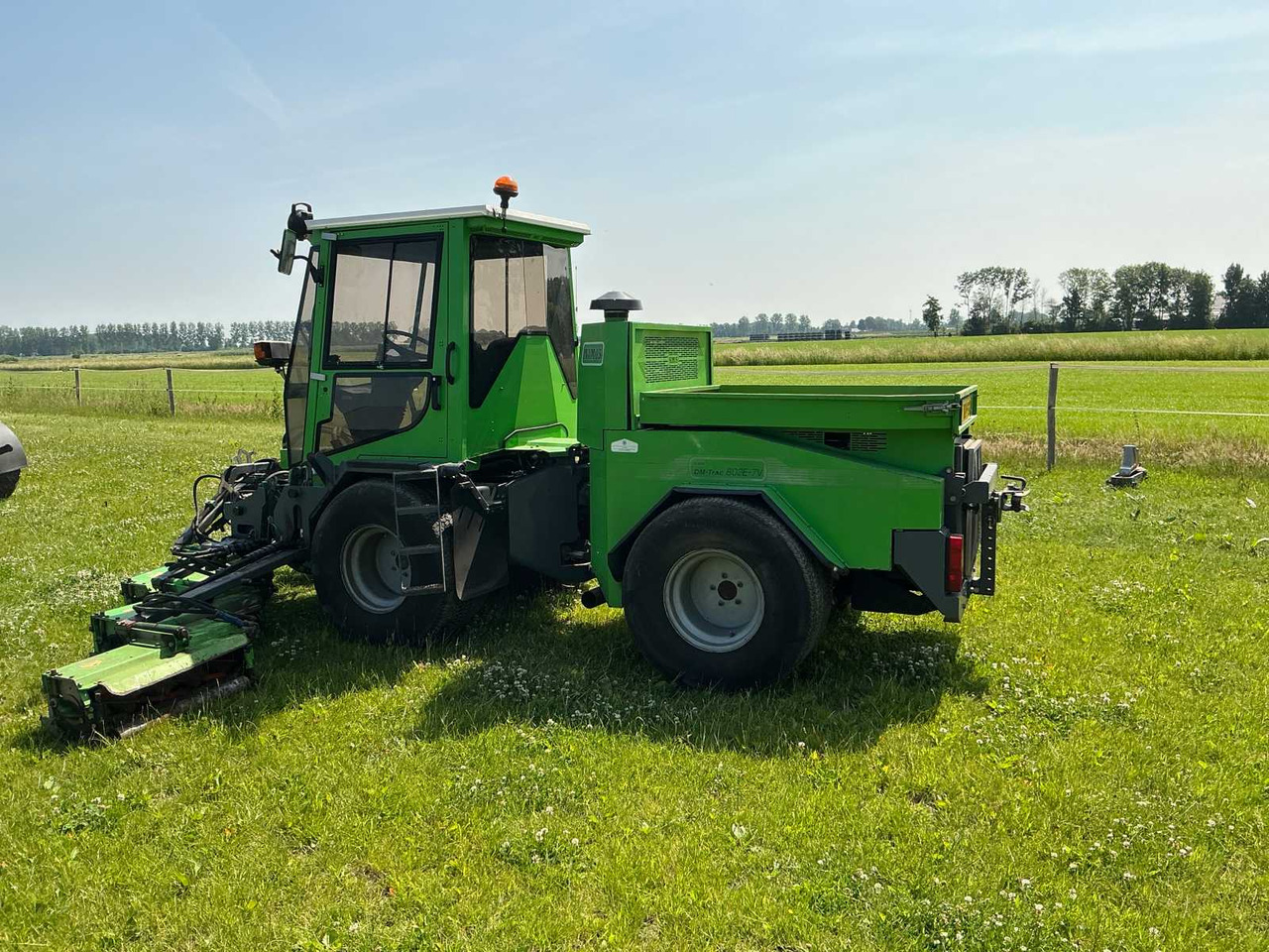 Nimos DM TRAC802 - Ruohonleikkuri: kuva Nimos DM TRAC802 - Ruohonleikkuri Nimos DM TRAC802 - Ruohonleikkuri: kuva Nimos DM TRAC802 - Ruohonleikkuri