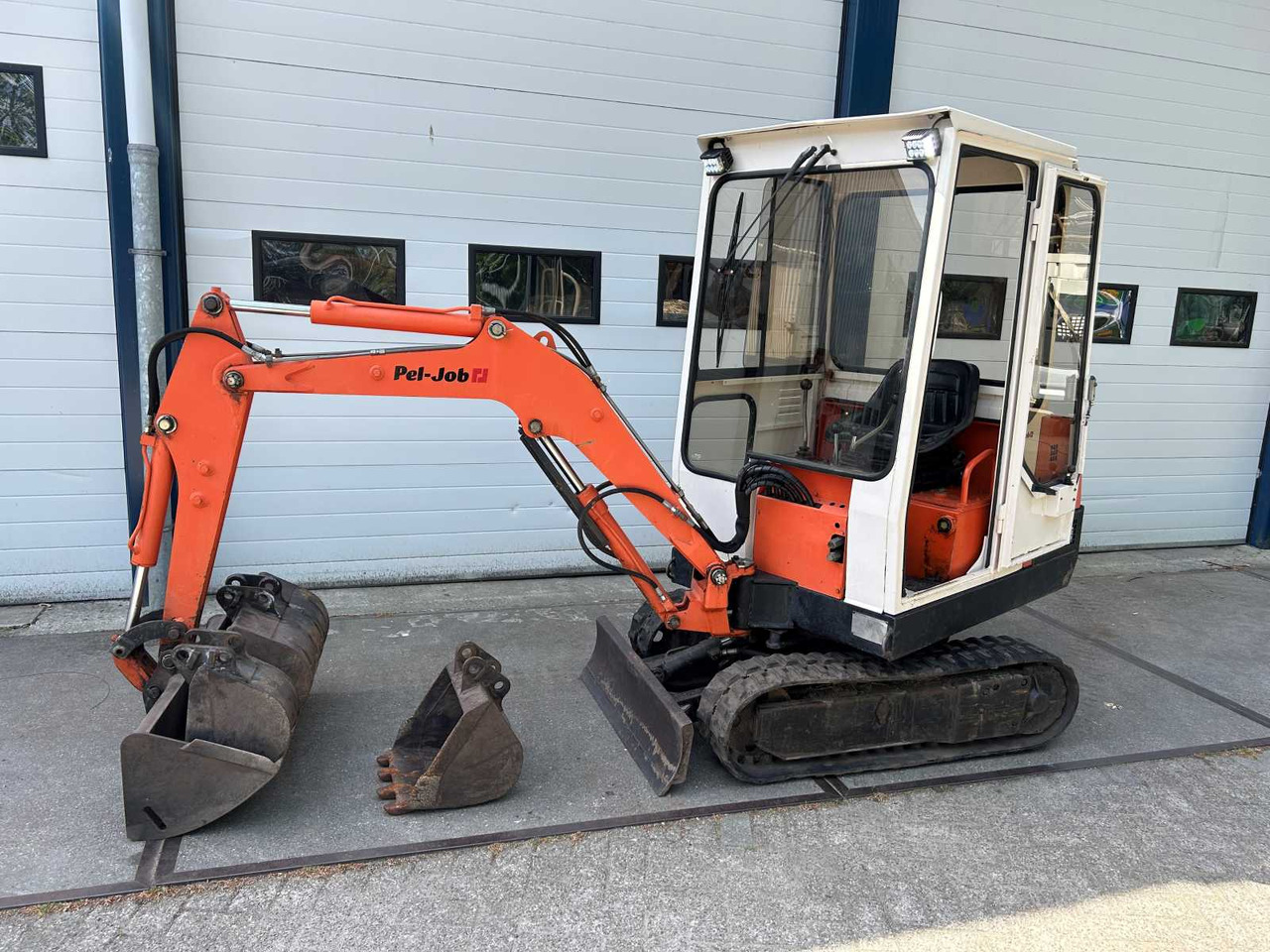 PelJob EB12 - Minikuormaaja: kuva PelJob EB12 - Minikuormaaja PelJob EB12 - Minikuormaaja: kuva PelJob EB12 - Minikuormaaja