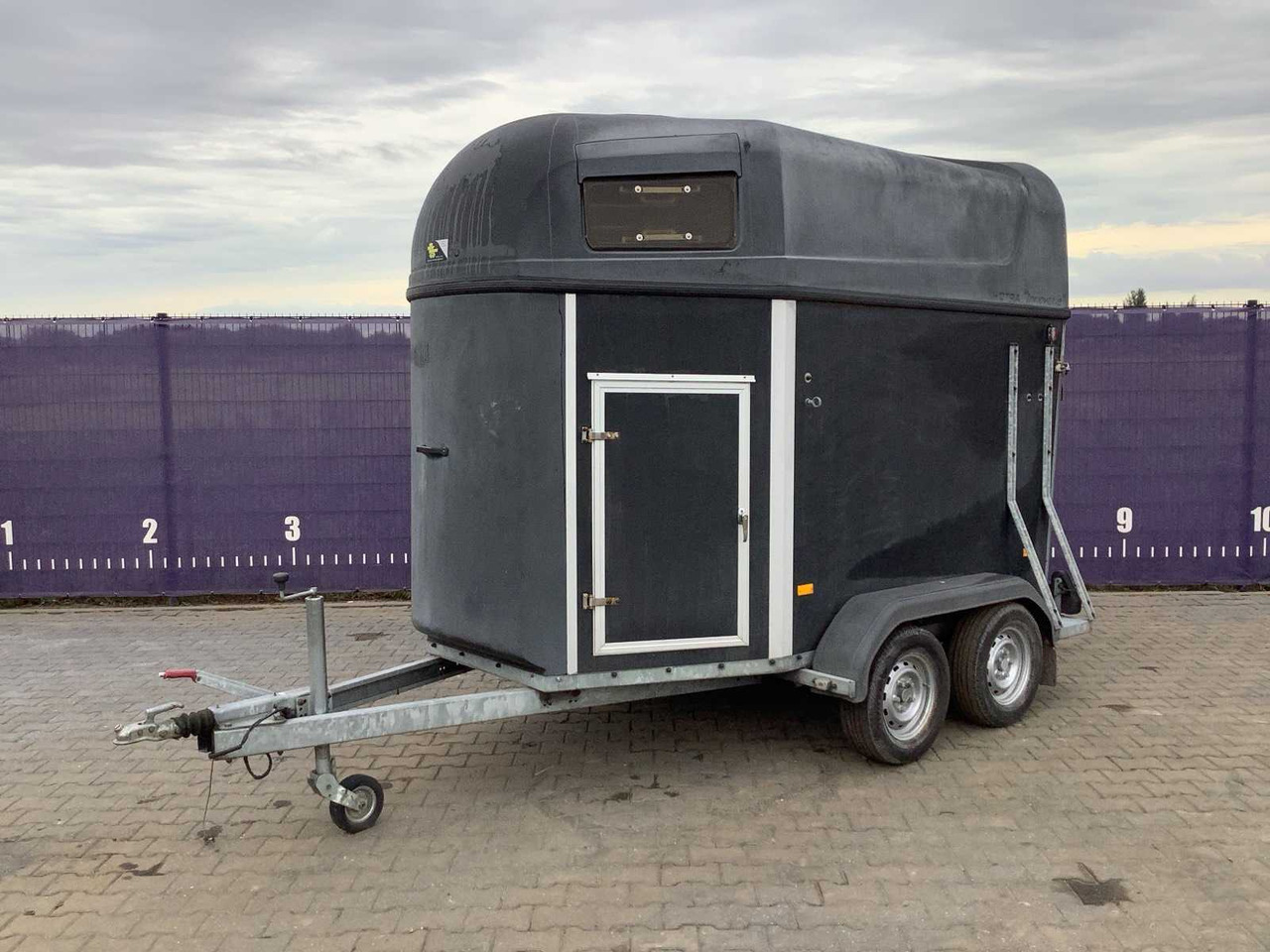 2008 - HOTRARIJS - PT 2006 - HORSE TRAILER - Perävaunu: kuva 2008 - HOTRARIJS - PT 2006 - HORSE TRAILER - Perävaunu 2008 - HOTRARIJS - PT 2006 - HORSE TRAILER - Perävaunu: kuva 2008 - HOTRARIJS - PT 2006 - HORSE TRAILER - Perävaunu