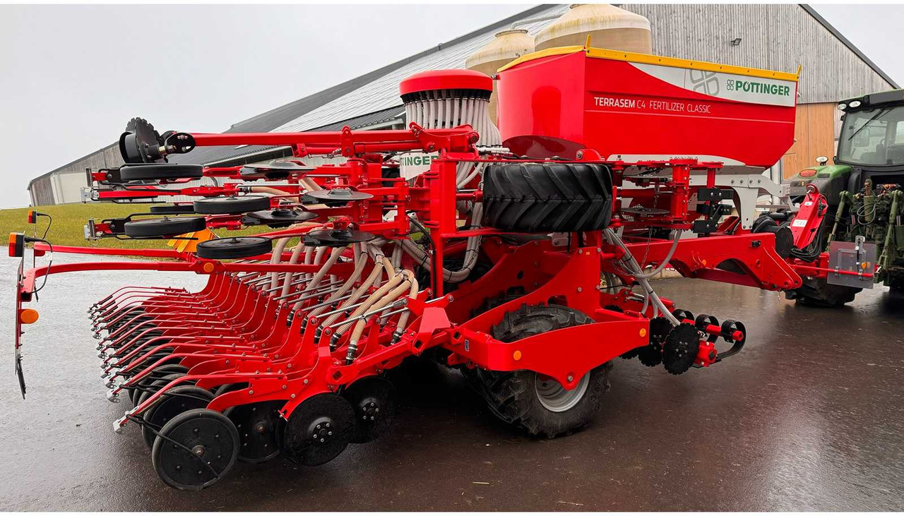 Pöttinger Terrasem C4 Fertilizer - Tarkkuuskylvökone: kuva Pöttinger Terrasem C4 Fertilizer - Tarkkuuskylvökone Pöttinger Terrasem C4 Fertilizer - Tarkkuuskylvökone: kuva Pöttinger Terrasem C4 Fertilizer - Tarkkuuskylvökone