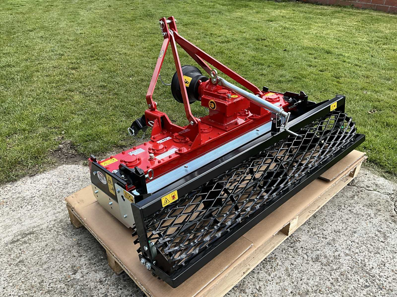 R2-Rinaldi MTZ150 - Vaakatasojyrsin: kuva R2-Rinaldi MTZ150 - Vaakatasojyrsin R2-Rinaldi MTZ150 - Vaakatasojyrsin: kuva R2-Rinaldi MTZ150 - Vaakatasojyrsin