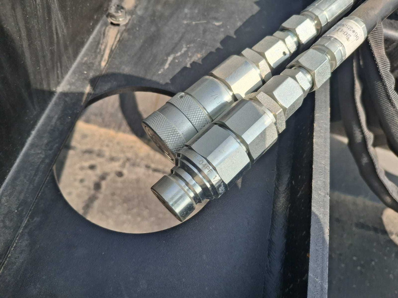 Rhino-cross 72 inch grapple Bucket - Maanmuokkauskone: kuva Rhino-cross 72 inch grapple Bucket - Maanmuokkauskone Rhino-cross 72 inch grapple Bucket - Maanmuokkauskone: kuva Rhino-cross 72 inch grapple Bucket - Maanmuokkauskone