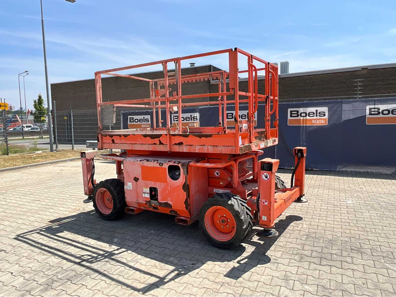 SkyJack SJ 6826RT - Henkilönostin: kuva SkyJack SJ 6826RT - Henkilönostin SkyJack SJ 6826RT - Henkilönostin: kuva SkyJack SJ 6826RT - Henkilönostin