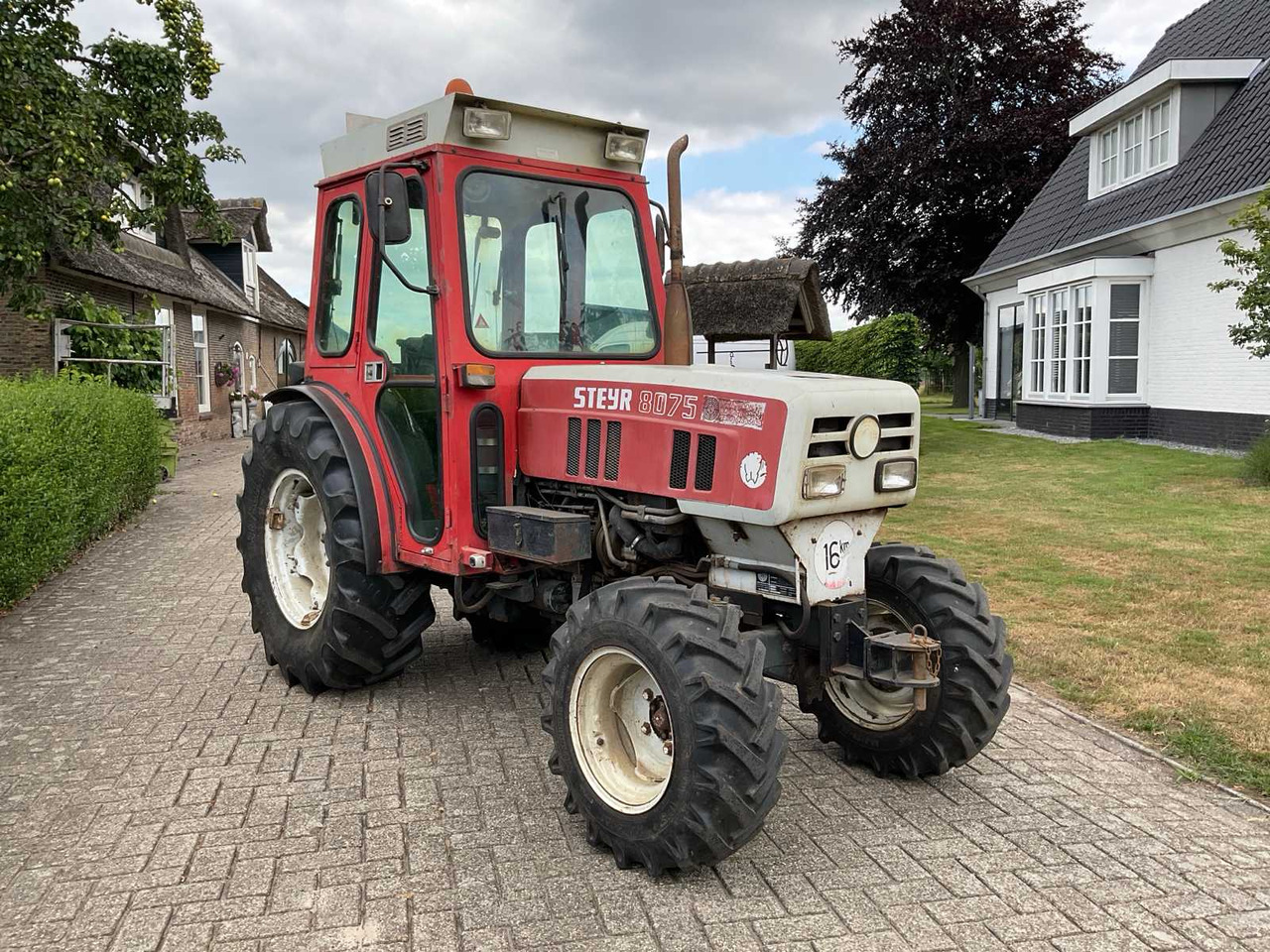 Steyr 8075 - Pientraktori: kuva Steyr 8075 - Pientraktori Steyr 8075 - Pientraktori: kuva Steyr 8075 - Pientraktori