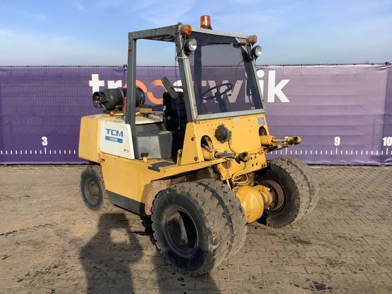 TCM - FG35 - FORKLIFT - Vastapainotrukki: kuva TCM - FG35 - FORKLIFT - Vastapainotrukki TCM - FG35 - FORKLIFT - Vastapainotrukki: kuva TCM - FG35 - FORKLIFT - Vastapainotrukki