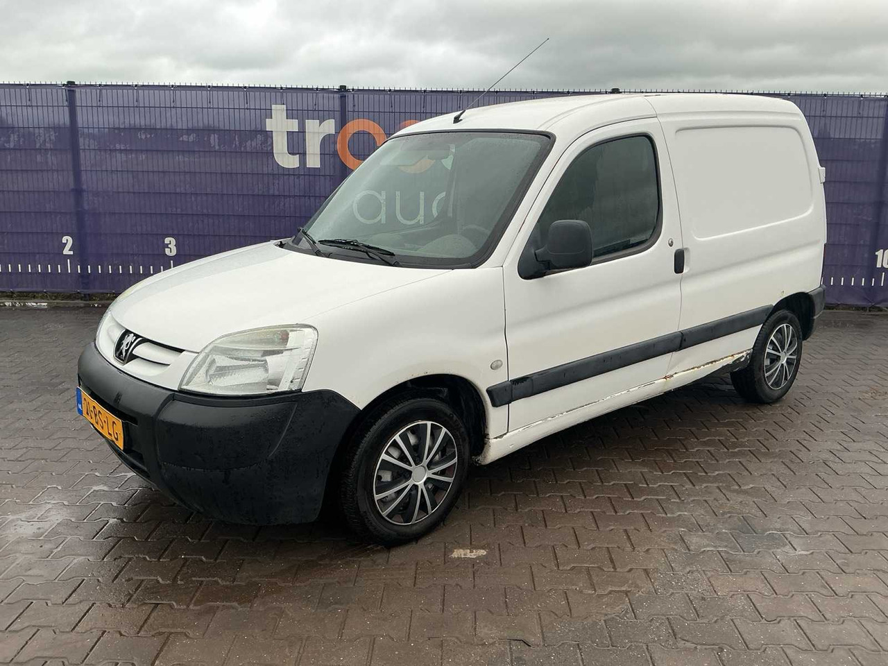 2005 - PEUGEOT - PARTNER - 170C 1.9 D AVANTAGE - COMMERCIAL VEHICLE - Tavara-auto: kuva 2005 - PEUGEOT - PARTNER - 170C 1.9 D AVANTAGE - COMMERCIAL VEHICLE - Tavara-auto 2005 - PEUGEOT - PARTNER - 170C 1.9 D AVANTAGE - COMMERCIAL VEHICLE - Tavara-auto: kuva 2005 - PEUGEOT - PARTNER - 170C 1.9 D AVANTAGE - COMMERCIAL VEHICLE - Tavara-auto