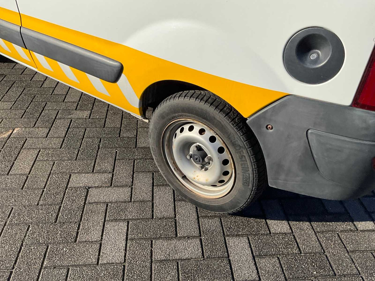 2005 RENAULT KANGOO EXPRESS DCI70 COMMERCIAL VEHICLE - Tavara-auto: kuva 2005 RENAULT KANGOO EXPRESS DCI70 COMMERCIAL VEHICLE - Tavara-auto 2005 RENAULT KANGOO EXPRESS DCI70 COMMERCIAL VEHICLE - Tavara-auto: kuva 2005 RENAULT KANGOO EXPRESS DCI70 COMMERCIAL VEHICLE - Tavara-auto