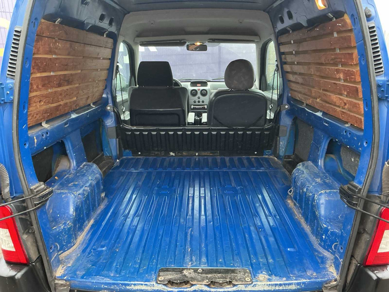 2006 - CITROEN - BERLINGO - 1.6 HDI 600 - COMMERCIAL VEHICLE - Tavara-auto: kuva 2006 - CITROEN - BERLINGO - 1.6 HDI 600 - COMMERCIAL VEHICLE - Tavara-auto 2006 - CITROEN - BERLINGO - 1.6 HDI 600 - COMMERCIAL VEHICLE - Tavara-auto: kuva 2006 - CITROEN - BERLINGO - 1.6 HDI 600 - COMMERCIAL VEHICLE - Tavara-auto