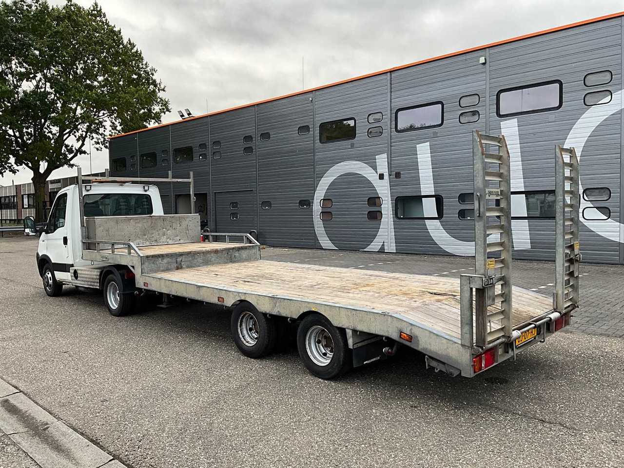 2006 IVECO DAILY 35C18 WITH VELDHUIZEN SEMI-TRAILER BE COMBINATION - Tavara-auto: kuva 2006 IVECO DAILY 35C18 WITH VELDHUIZEN SEMI-TRAILER BE COMBINATION - Tavara-auto 2006 IVECO DAILY 35C18 WITH VELDHUIZEN SEMI-TRAILER BE COMBINATION - Tavara-auto: kuva 2006 IVECO DAILY 35C18 WITH VELDHUIZEN SEMI-TRAILER BE COMBINATION - Tavara-auto