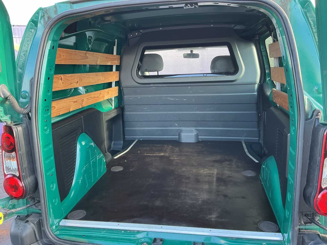 2014 - PEUGEOT - PARTNER - 120 1.6 HDI L1XR PR+ - COMMERCIAL VEHICLE - Tavara-auto: kuva 2014 - PEUGEOT - PARTNER - 120 1.6 HDI L1XR PR+ - COMMERCIAL VEHICLE - Tavara-auto 2014 - PEUGEOT - PARTNER - 120 1.6 HDI L1XR PR+ - COMMERCIAL VEHICLE - Tavara-auto: kuva 2014 - PEUGEOT - PARTNER - 120 1.6 HDI L1XR PR+ - COMMERCIAL VEHICLE - Tavara-auto