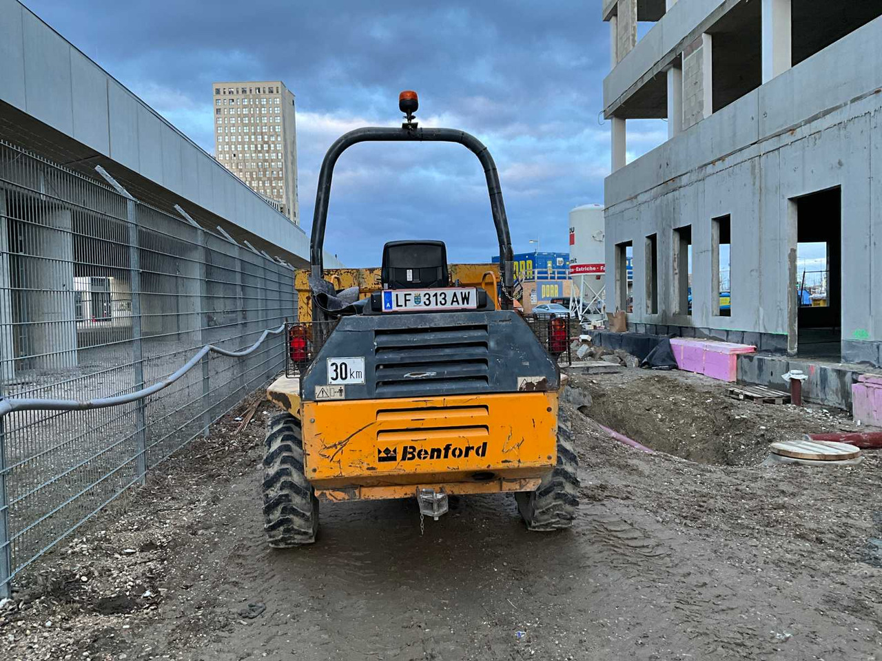 Terex PS5000 - Maatalous kippiperävaunu: kuva Terex PS5000 - Maatalous kippiperävaunu Terex PS5000 - Maatalous kippiperävaunu: kuva Terex PS5000 - Maatalous kippiperävaunu