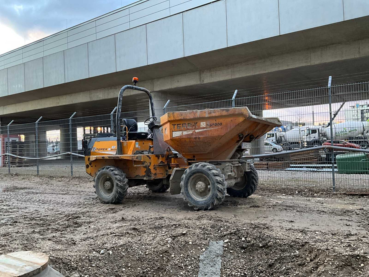 Terex PS5000 - Maatalous kippiperävaunu: kuva Terex PS5000 - Maatalous kippiperävaunu Terex PS5000 - Maatalous kippiperävaunu: kuva Terex PS5000 - Maatalous kippiperävaunu