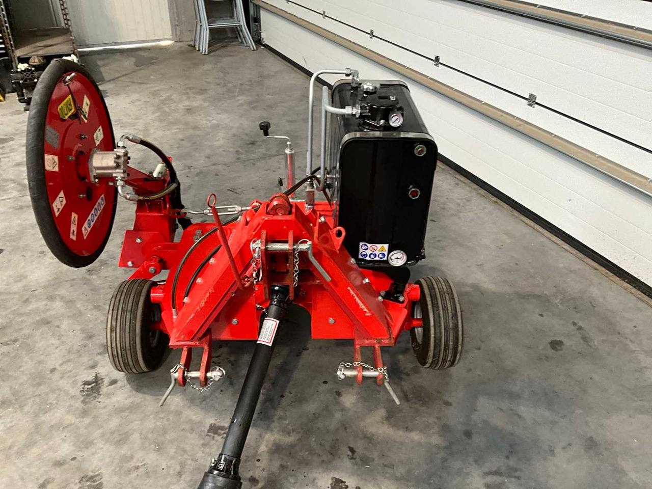 Trailed pole mower - Kesantomurskain/ Vesakkomurskain: kuva Trailed pole mower - Kesantomurskain/ Vesakkomurskain Trailed pole mower - Kesantomurskain/ Vesakkomurskain: kuva Trailed pole mower - Kesantomurskain/ Vesakkomurskain