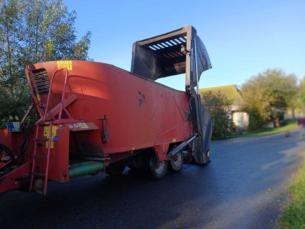 Trioliet TM-2-S-1600 - Seosrehuvaunu: kuva Trioliet TM-2-S-1600 - Seosrehuvaunu Trioliet TM-2-S-1600 - Seosrehuvaunu: kuva Trioliet TM-2-S-1600 - Seosrehuvaunu