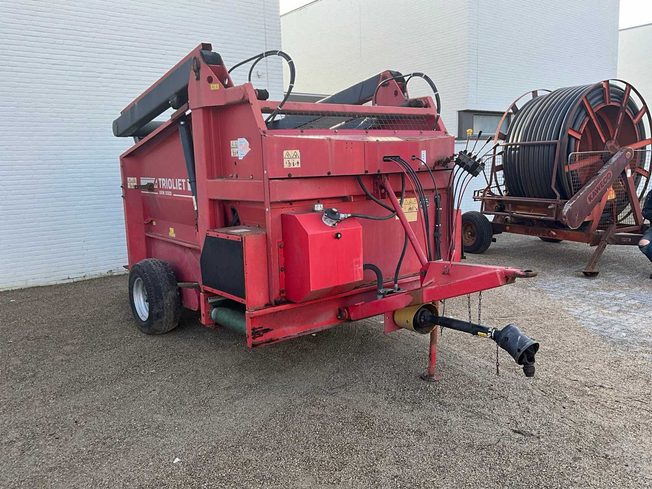 Trioliet UKW5000 - Karjatalouskone: kuva Trioliet UKW5000 - Karjatalouskone Trioliet UKW5000 - Karjatalouskone: kuva Trioliet UKW5000 - Karjatalouskone