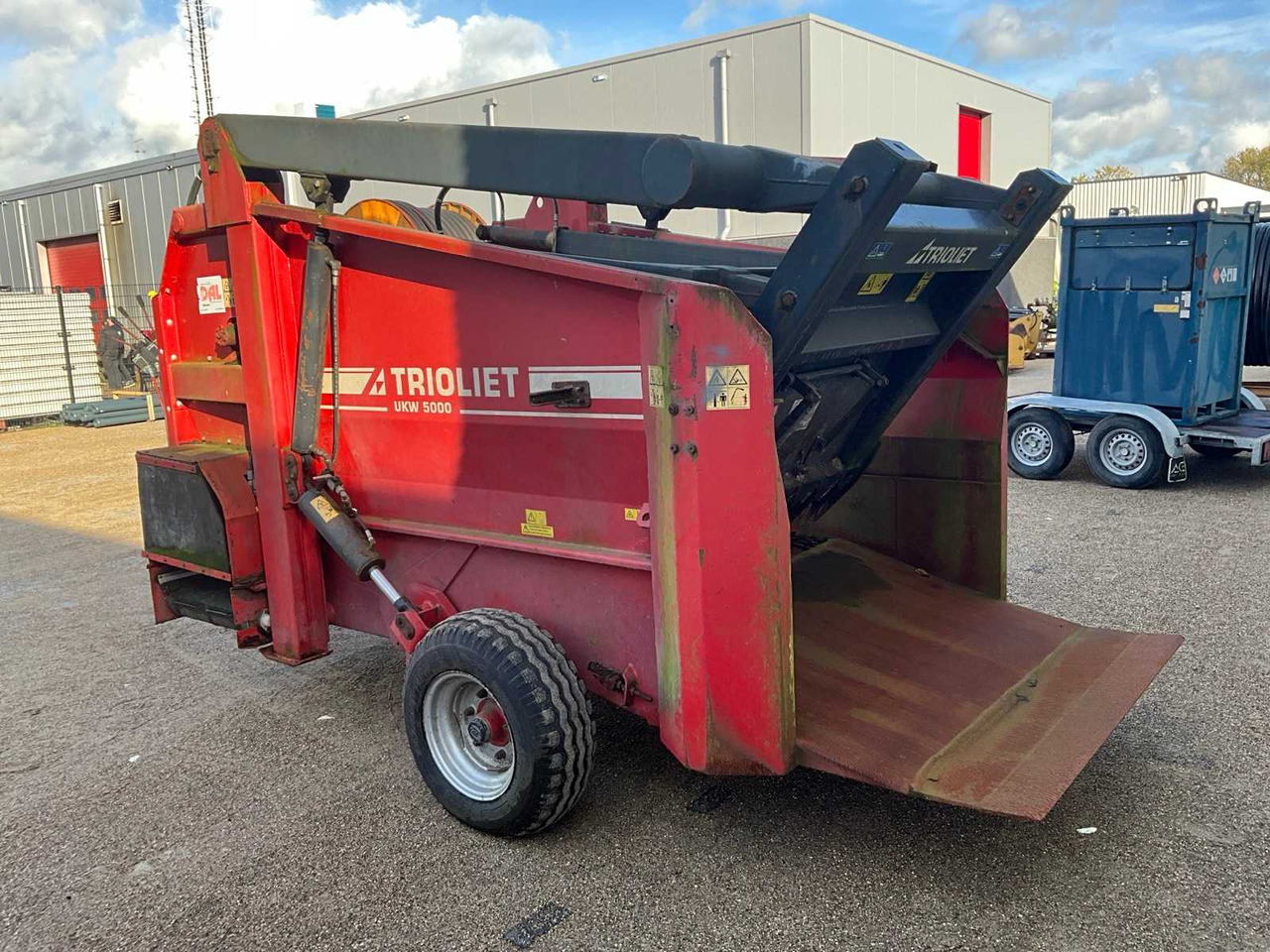 Trioliet UKW5000 - Karjatalouskone: kuva Trioliet UKW5000 - Karjatalouskone Trioliet UKW5000 - Karjatalouskone: kuva Trioliet UKW5000 - Karjatalouskone