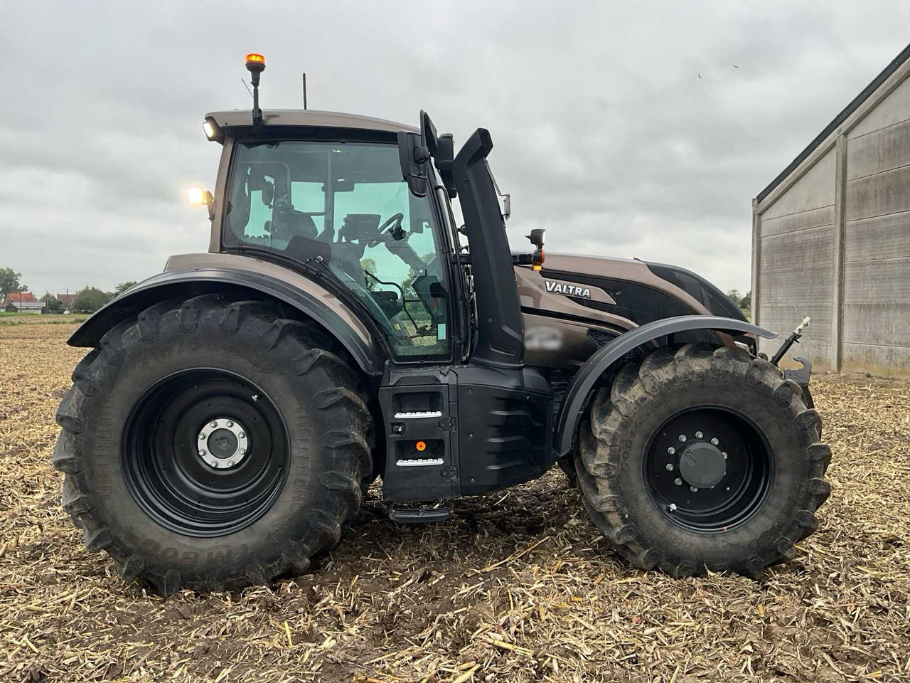 Valtra T175E - Traktori: kuva Valtra T175E - Traktori Valtra T175E - Traktori: kuva Valtra T175E - Traktori