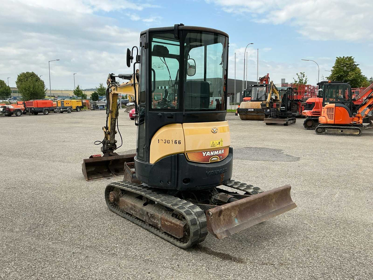 Yanmar VIO25-4 - Telakaivukone: kuva Yanmar VIO25-4 - Telakaivukone Yanmar VIO25-4 - Telakaivukone: kuva Yanmar VIO25-4 - Telakaivukone