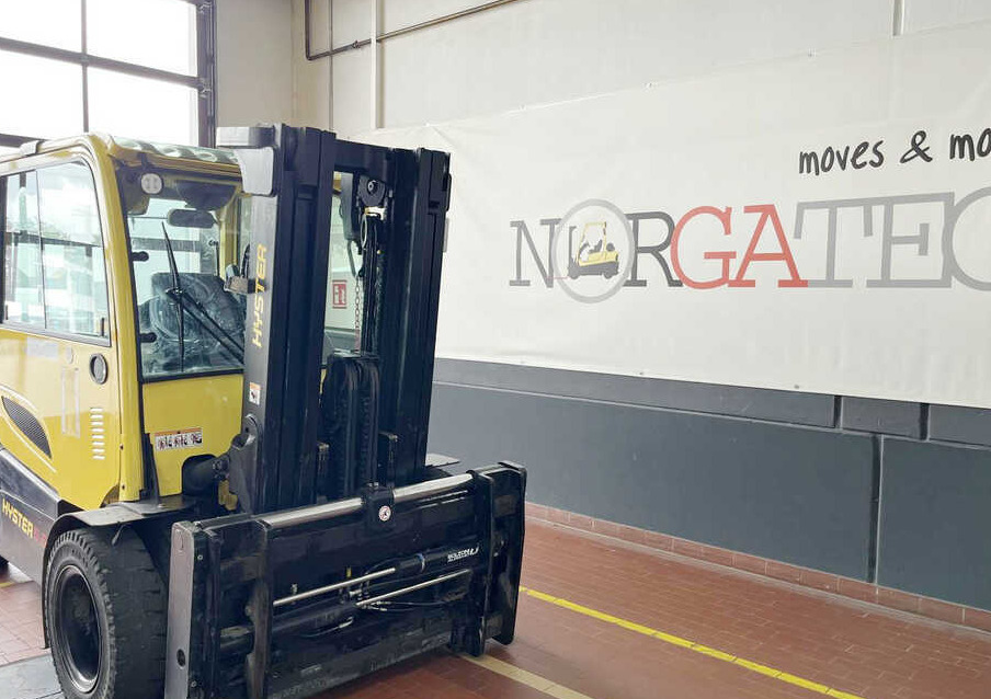 Hyster J5.5XN6 Advance - Sähkötrukki: kuva  Hyster J5.5XN6 Advance - Sähkötrukki Hyster J5.5XN6 Advance - Sähkötrukki: kuva  Hyster J5.5XN6 Advance - Sähkötrukki