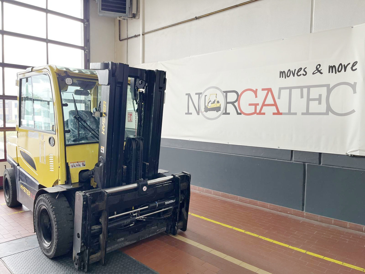 Hyster J5.5XN6 Advance - Sähkötrukki: kuva Hyster J5.5XN6 Advance - Sähkötrukki Hyster J5.5XN6 Advance - Sähkötrukki: kuva Hyster J5.5XN6 Advance - Sähkötrukki