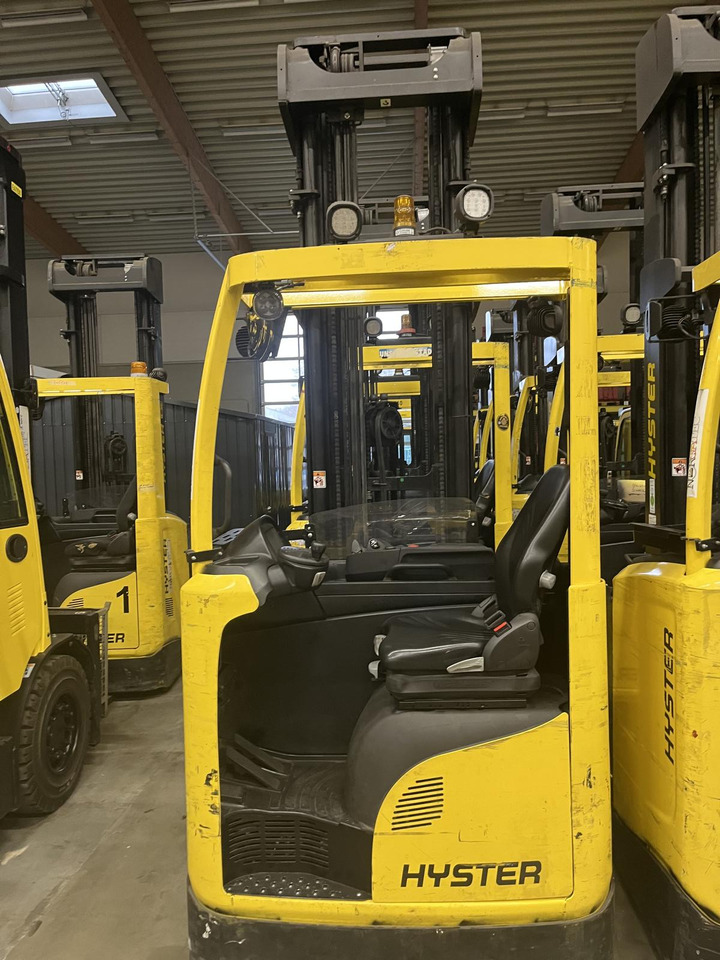 Hyster R1.6 - Työntömastotrukki: kuva Hyster R1.6 - Työntömastotrukki Hyster R1.6 - Työntömastotrukki: kuva Hyster R1.6 - Työntömastotrukki