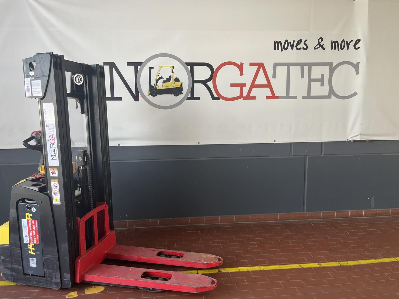 Hyster S1.4 - Pinoamistrukki: kuva Hyster S1.4 - Pinoamistrukki Hyster S1.4 - Pinoamistrukki: kuva Hyster S1.4 - Pinoamistrukki