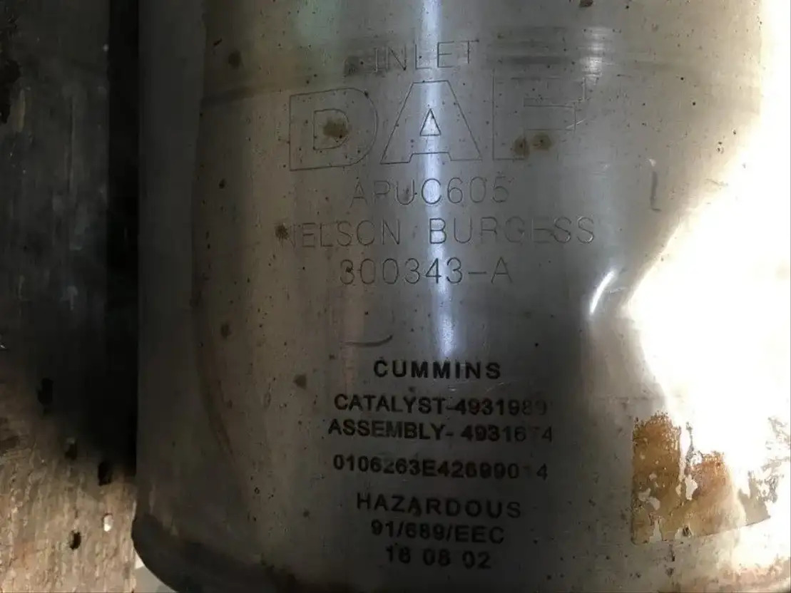 DAF CF 65 Uitlaatdemper katalysator - Pakokaasujärjestelmä - Kuorma-auto: kuva DAF CF 65 Uitlaatdemper katalysator - Pakokaasujärjestelmä - Kuorma-auto DAF CF 65 Uitlaatdemper katalysator - Pakokaasujärjestelmä - Kuorma-auto: kuva DAF CF 65 Uitlaatdemper katalysator - Pakokaasujärjestelmä - Kuorma-auto