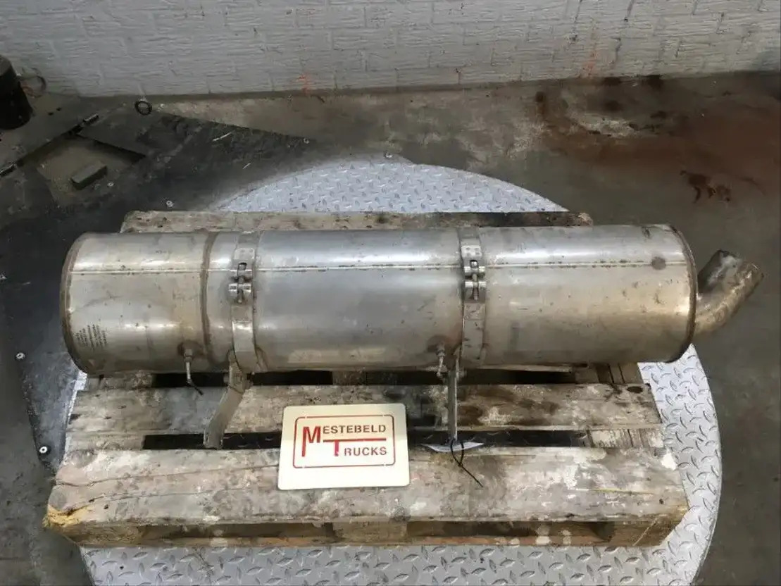 DAF CF 65 Uitlaatdemper katalysator - Pakokaasujärjestelmä - Kuorma-auto: kuva DAF CF 65 Uitlaatdemper katalysator - Pakokaasujärjestelmä - Kuorma-auto DAF CF 65 Uitlaatdemper katalysator - Pakokaasujärjestelmä - Kuorma-auto: kuva DAF CF 65 Uitlaatdemper katalysator - Pakokaasujärjestelmä - Kuorma-auto