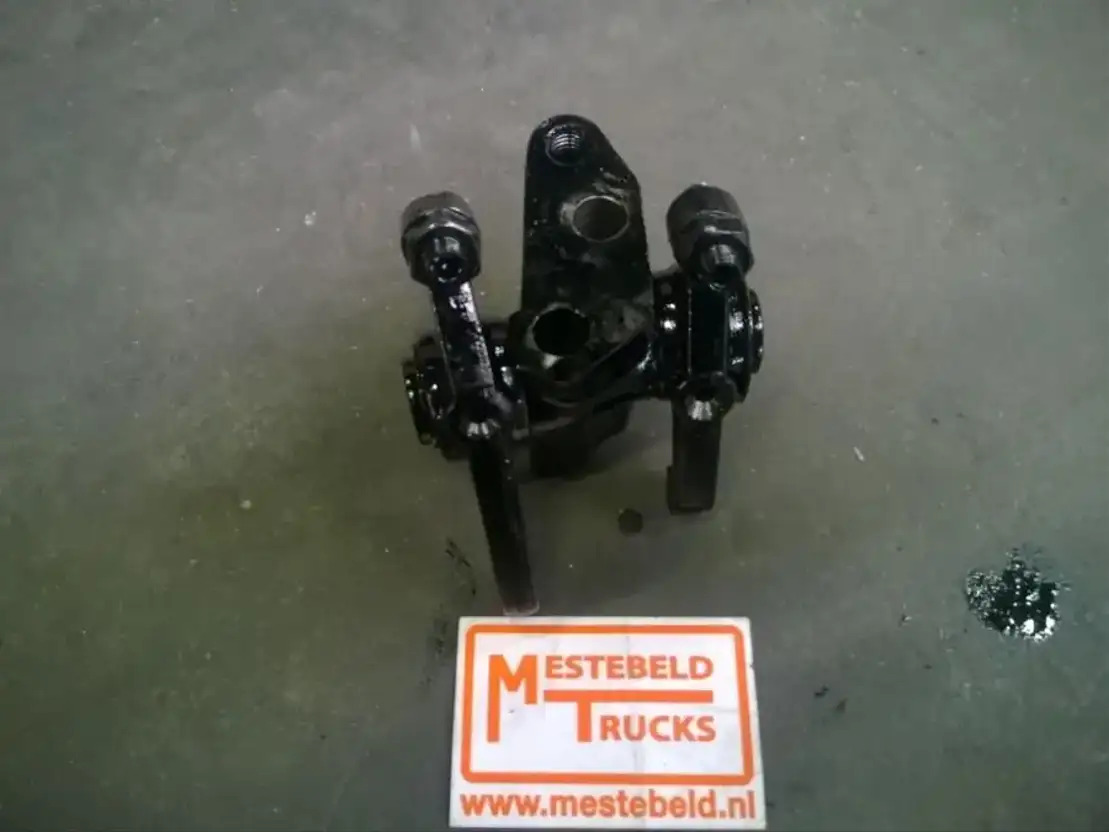 DAF Tuimelaarassteun + tuimelaars XE315C1 - Moottori - Kuorma-auto: kuva DAF Tuimelaarassteun + tuimelaars XE315C1 - Moottori - Kuorma-auto DAF Tuimelaarassteun + tuimelaars XE315C1 - Moottori - Kuorma-auto: kuva DAF Tuimelaarassteun + tuimelaars XE315C1 - Moottori - Kuorma-auto