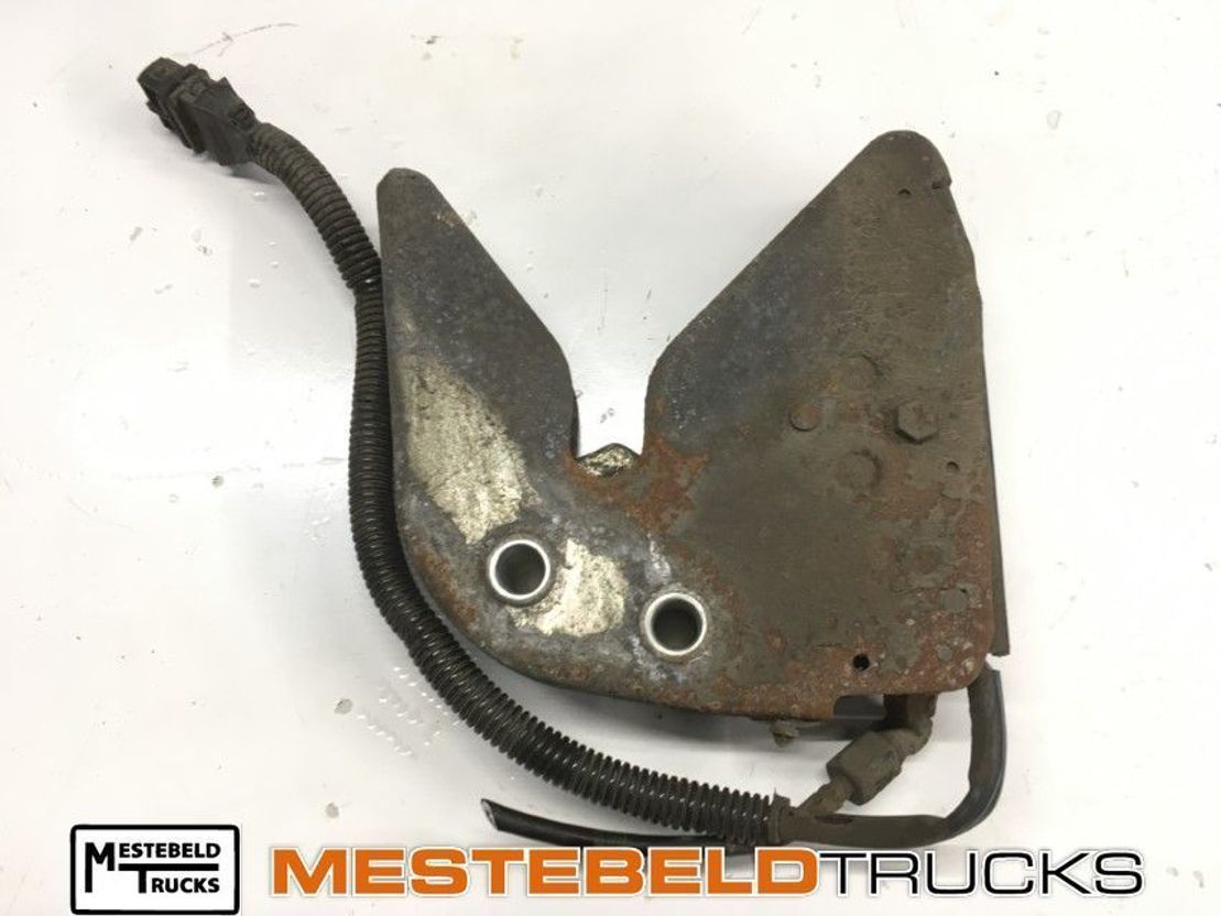 Mercedes-Benz Cabinevergrendeling - Ohjaamo ja sisustus - Kuorma-auto: kuva Mercedes-Benz Cabinevergrendeling - Ohjaamo ja sisustus - Kuorma-auto Mercedes-Benz Cabinevergrendeling - Ohjaamo ja sisustus - Kuorma-auto: kuva Mercedes-Benz Cabinevergrendeling - Ohjaamo ja sisustus - Kuorma-auto