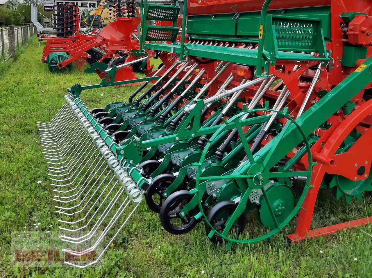 Agro-Masz ANA 30 + SN 300 - Kylvölannoitin: kuva Agro-Masz ANA 30 + SN 300 - Kylvölannoitin Agro-Masz ANA 30 + SN 300 - Kylvölannoitin: kuva Agro-Masz ANA 30 + SN 300 - Kylvölannoitin