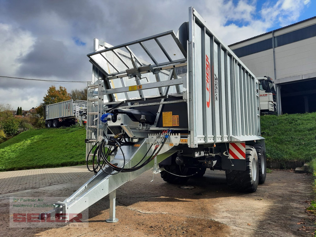 Fliegl ASW 271 C FOX 40m³ Franken-Renner - Silppurivaunu: kuva Fliegl ASW 271 C FOX 40m³ Franken-Renner - Silppurivaunu Fliegl ASW 271 C FOX 40m³ Franken-Renner - Silppurivaunu: kuva Fliegl ASW 271 C FOX 40m³ Franken-Renner - Silppurivaunu