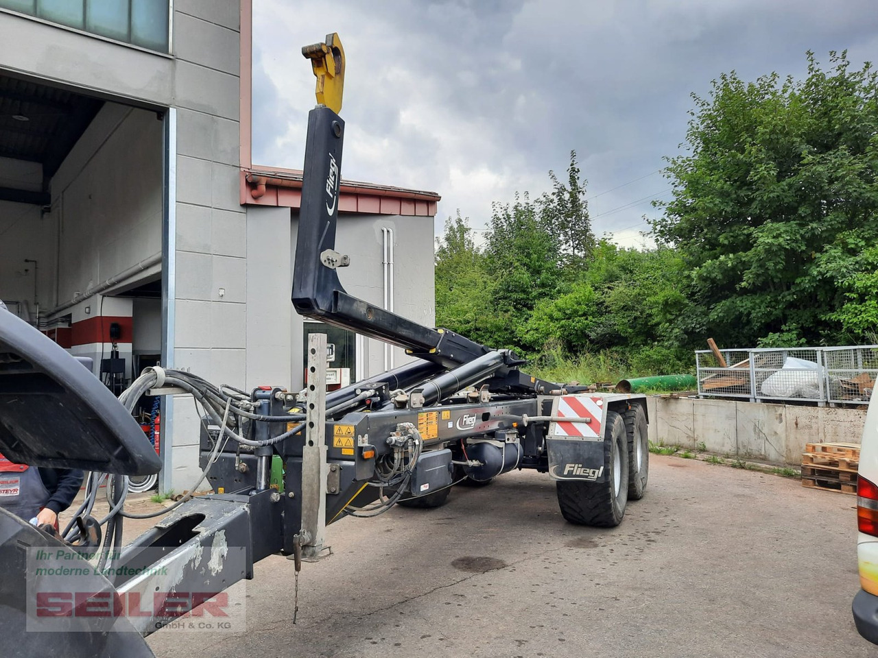 Fliegl HKL 22 Tandem - Vaihtolavaperävaunu/ Nostovarsi vaihtolavaperävaunu: kuva Fliegl HKL 22 Tandem - Vaihtolavaperävaunu/ Nostovarsi vaihtolavaperävaunu Fliegl HKL 22 Tandem - Vaihtolavaperävaunu/ Nostovarsi vaihtolavaperävaunu: kuva Fliegl HKL 22 Tandem - Vaihtolavaperävaunu/ Nostovarsi vaihtolavaperävaunu