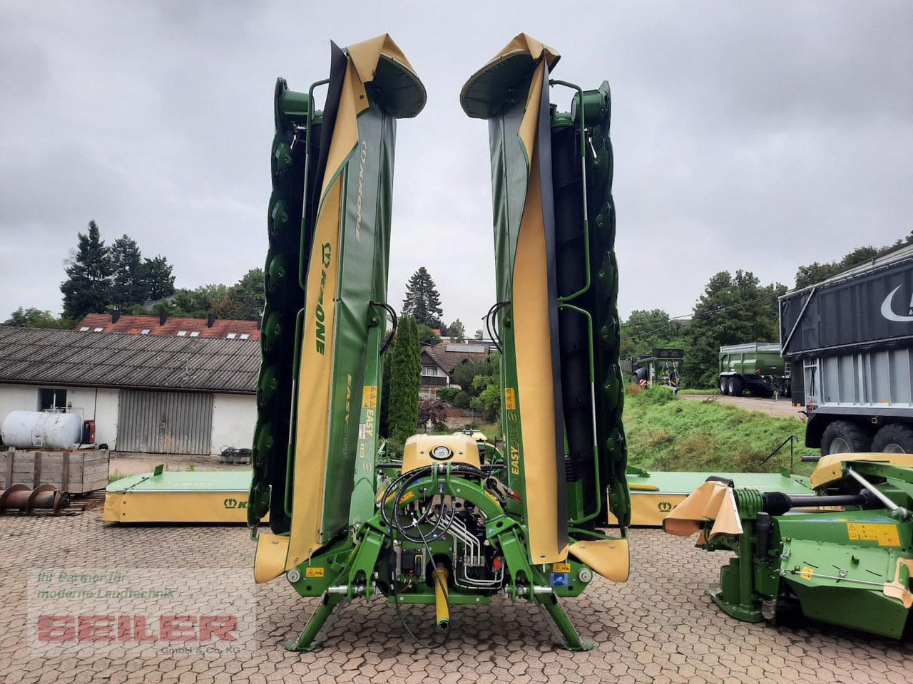 Krone EasyCut B950 Collect - Niittokone: kuva Krone EasyCut B950 Collect - Niittokone Krone EasyCut B950 Collect - Niittokone: kuva Krone EasyCut B950 Collect - Niittokone