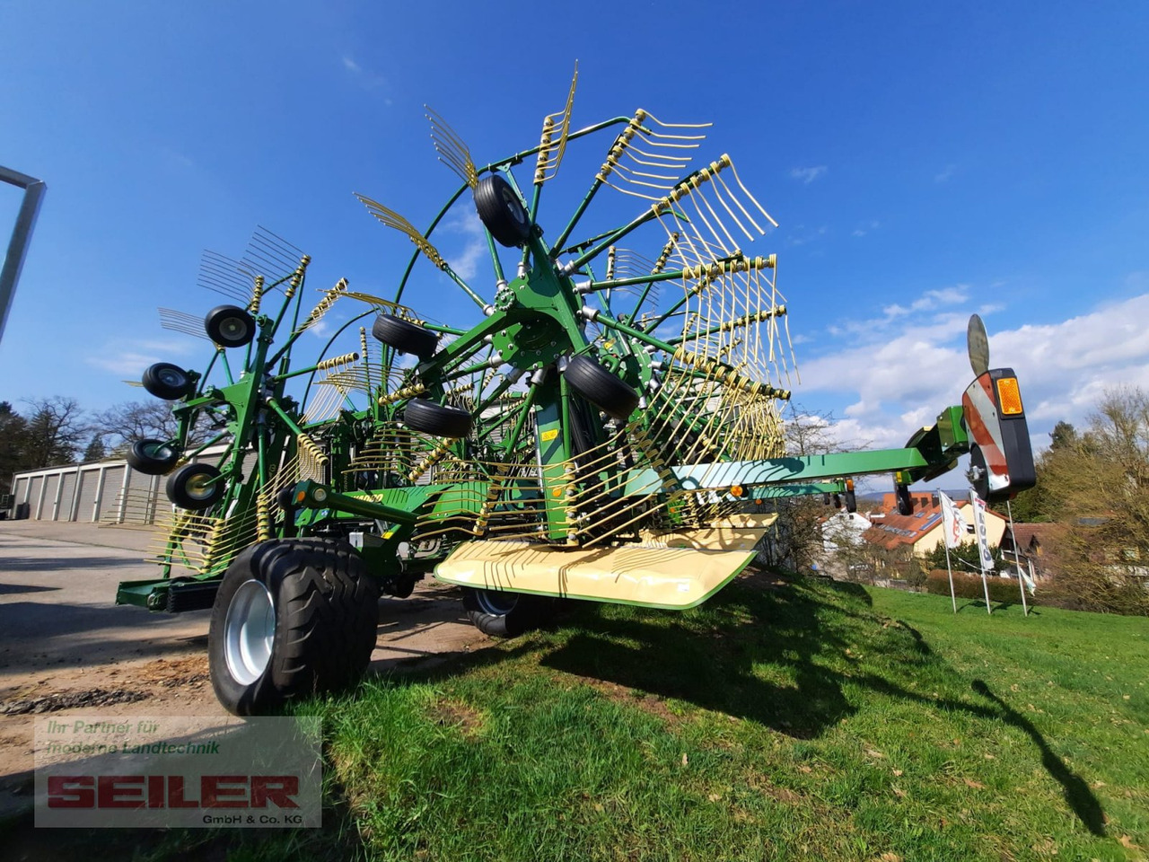 Krone Swadro TC 1250 - Pöyhin: kuva Krone Swadro TC 1250 - Pöyhin Krone Swadro TC 1250 - Pöyhin: kuva Krone Swadro TC 1250 - Pöyhin