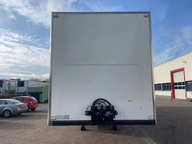 Kögel 3 AXELS (2X LIFT AXELS) DISK BRAKE 7CM FRIGO BOX - Umpikori puoliperävaunu: kuva Kögel 3 AXELS (2X LIFT AXELS) DISK BRAKE 7CM FRIGO BOX - Umpikori puoliperävaunu Kögel 3 AXELS (2X LIFT AXELS) DISK BRAKE 7CM FRIGO BOX - Umpikori puoliperävaunu: kuva Kögel 3 AXELS (2X LIFT AXELS) DISK BRAKE 7CM FRIGO BOX - Umpikori puoliperävaunu