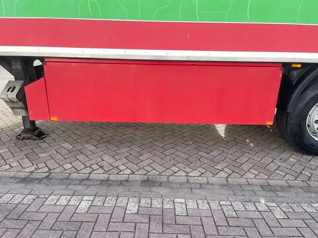 Kögel 3 AXELS (2X LIFT AXELS) DISK BRAKE 7CM FRIGO BOX - Umpikori puoliperävaunu: kuva Kögel 3 AXELS (2X LIFT AXELS) DISK BRAKE 7CM FRIGO BOX - Umpikori puoliperävaunu Kögel 3 AXELS (2X LIFT AXELS) DISK BRAKE 7CM FRIGO BOX - Umpikori puoliperävaunu: kuva Kögel 3 AXELS (2X LIFT AXELS) DISK BRAKE 7CM FRIGO BOX - Umpikori puoliperävaunu