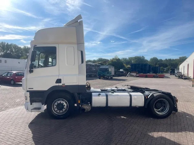DAF CF 85.410 Automatic 2 Tanks - Vetopöytäauto: kuva DAF CF 85.410 Automatic 2 Tanks - Vetopöytäauto DAF CF 85.410 Automatic 2 Tanks - Vetopöytäauto: kuva DAF CF 85.410 Automatic 2 Tanks - Vetopöytäauto