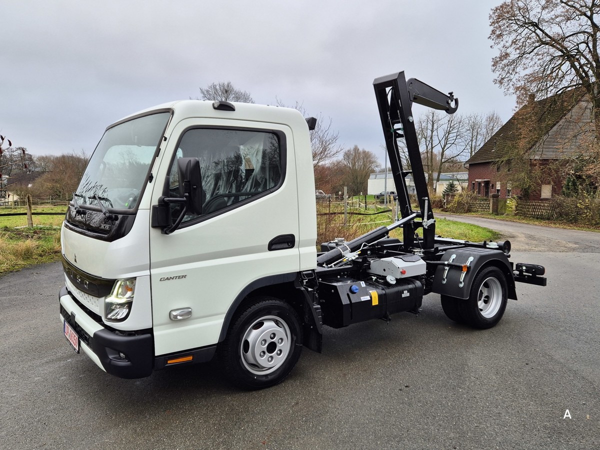 FUSO 3C15 Duonic Aut.City Abrollkipper AHK 3.5T - Koukkulava kuorma-auto: kuva FUSO 3C15 Duonic Aut.City Abrollkipper AHK 3.5T - Koukkulava kuorma-auto FUSO 3C15 Duonic Aut.City Abrollkipper AHK 3.5T - Koukkulava kuorma-auto: kuva FUSO 3C15 Duonic Aut.City Abrollkipper AHK 3.5T - Koukkulava kuorma-auto