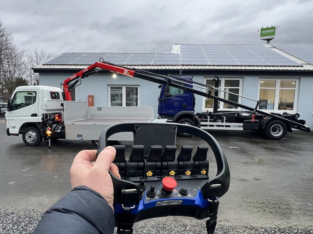 FUSO 3S15 Alu Pritsche 2.80m Ladekran Funk! - Avolava pakettiauto: kuva FUSO 3S15 Alu Pritsche 2.80m Ladekran Funk! - Avolava pakettiauto FUSO 3S15 Alu Pritsche 2.80m Ladekran Funk! - Avolava pakettiauto: kuva FUSO 3S15 Alu Pritsche 2.80m Ladekran Funk! - Avolava pakettiauto