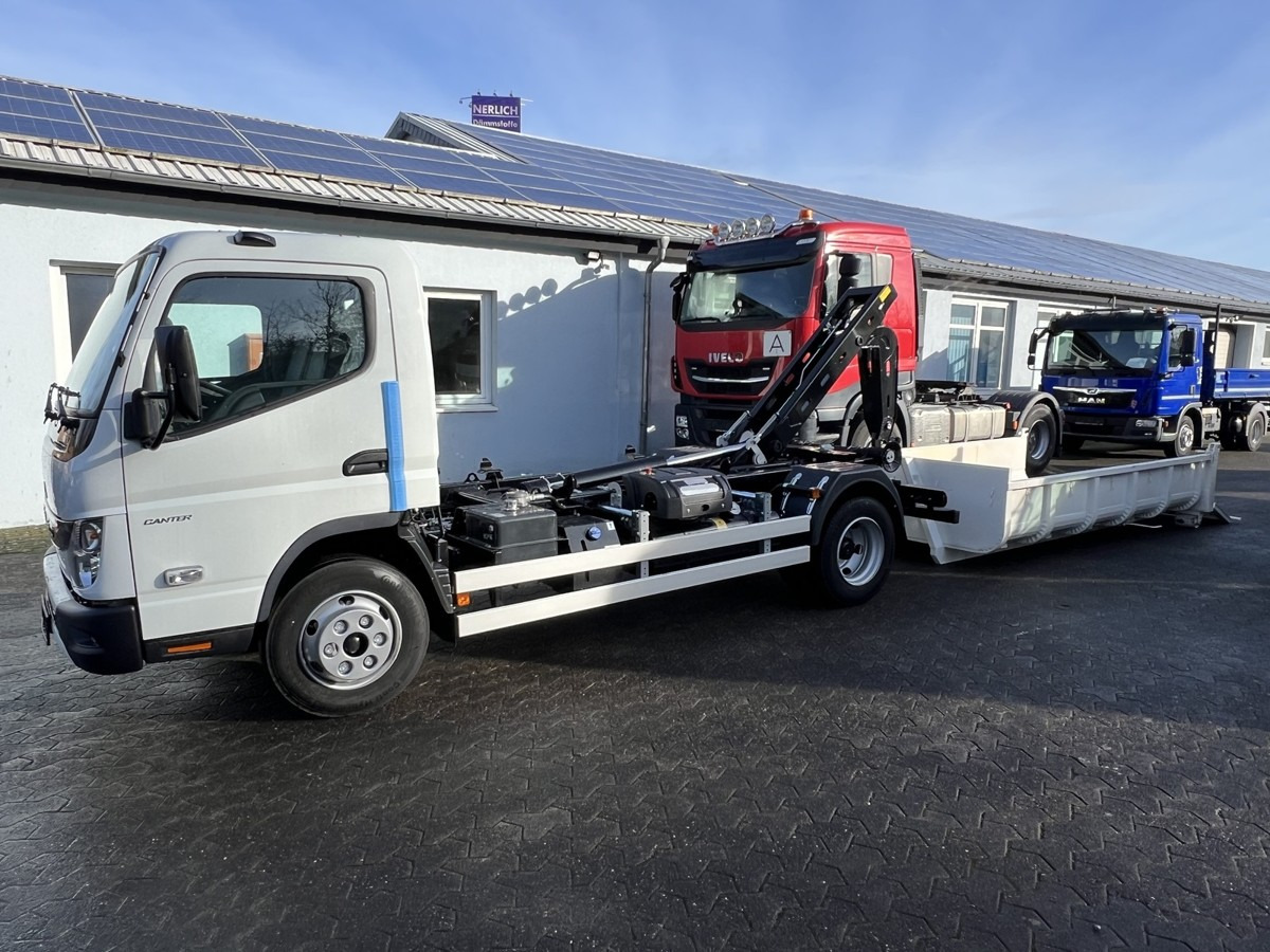 FUSO Canter FUSO 7C18 City Abrollkipper Miete - Koukkulava kuorma-auto: kuva FUSO Canter FUSO 7C18 City Abrollkipper Miete - Koukkulava kuorma-auto FUSO Canter FUSO 7C18 City Abrollkipper Miete - Koukkulava kuorma-auto: kuva FUSO Canter FUSO 7C18 City Abrollkipper Miete - Koukkulava kuorma-auto