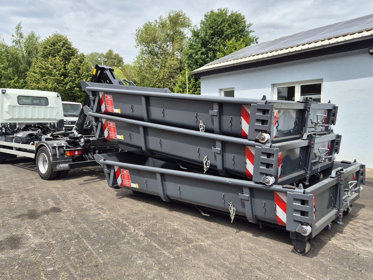 FUSO FUSO 9C18 40km/h City Abrollkipper WLF Swiss CH - Koukkulava kuorma-auto: kuva FUSO FUSO 9C18 40km/h City Abrollkipper WLF Swiss CH - Koukkulava kuorma-auto FUSO FUSO 9C18 40km/h City Abrollkipper WLF Swiss CH - Koukkulava kuorma-auto: kuva FUSO FUSO 9C18 40km/h City Abrollkipper WLF Swiss CH - Koukkulava kuorma-auto