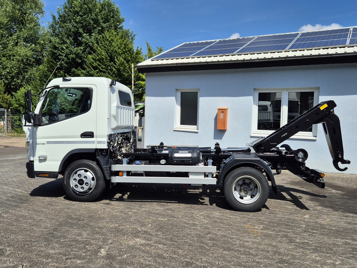 FUSO Fuso Canter 7C18 City Abrollkipper AHK Hooklift - Koukkulava kuorma-auto: kuva FUSO Fuso Canter 7C18 City Abrollkipper AHK Hooklift - Koukkulava kuorma-auto FUSO Fuso Canter 7C18 City Abrollkipper AHK Hooklift - Koukkulava kuorma-auto: kuva FUSO Fuso Canter 7C18 City Abrollkipper AHK Hooklift - Koukkulava kuorma-auto